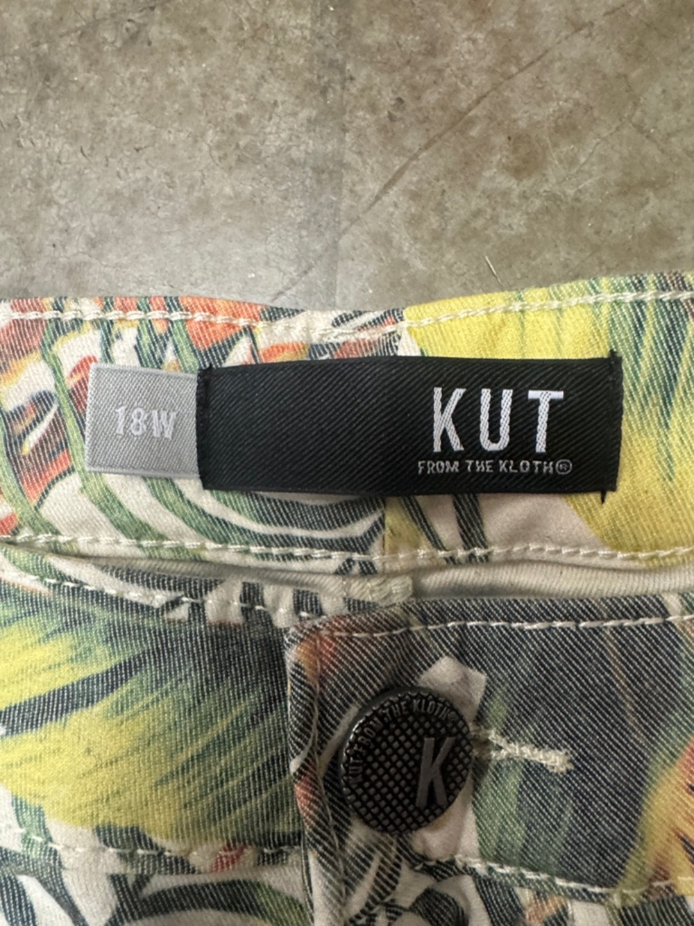 Kut from the Kloth Tropical Leaf & Floral Jean Shorts — Green, Yellow & Cream - Picture 3 of 6